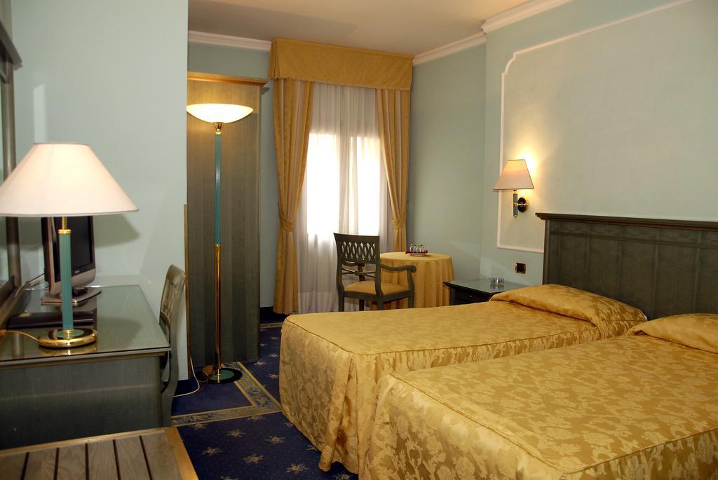 Hotel Donatello Padova Luaran gambar