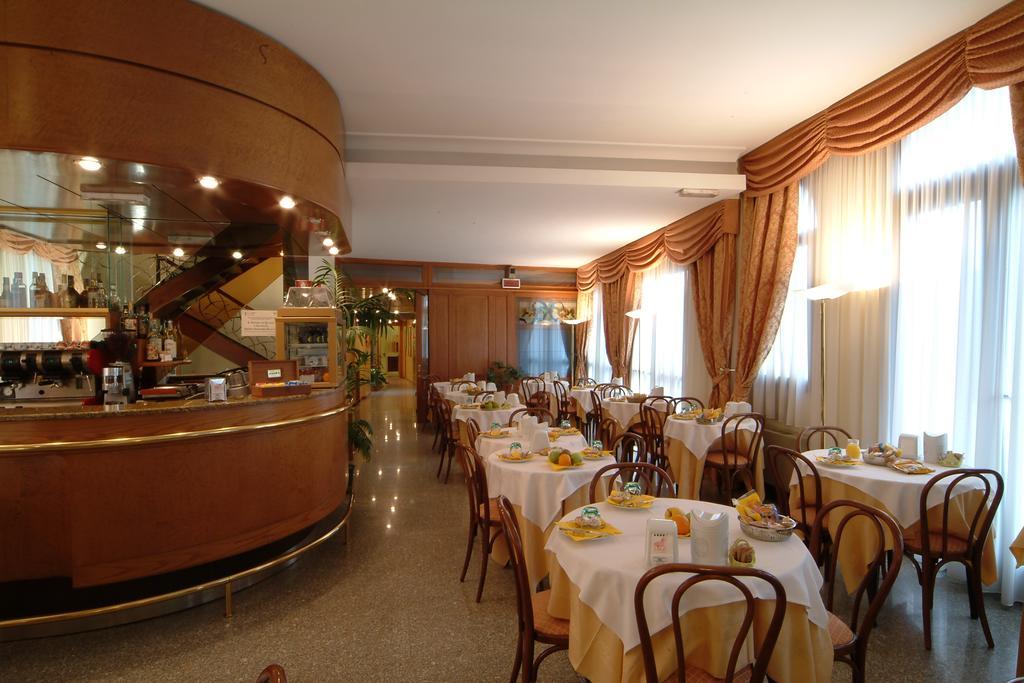 Hotel Donatello Padova Luaran gambar